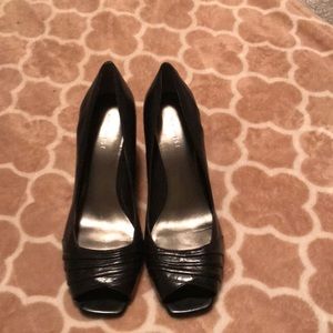 Nine West black leather wedge peep toe